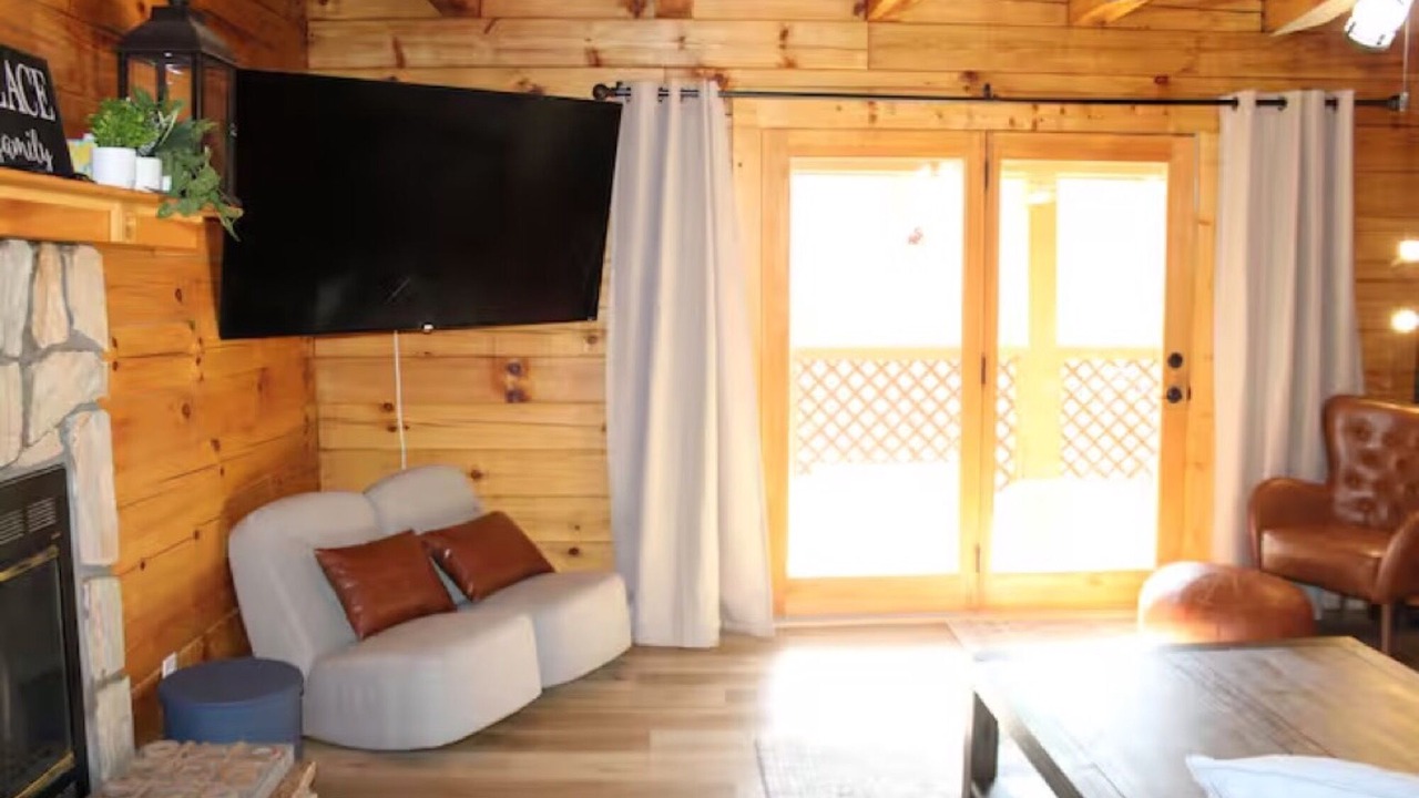 Photo of Livingroom in Waynesville