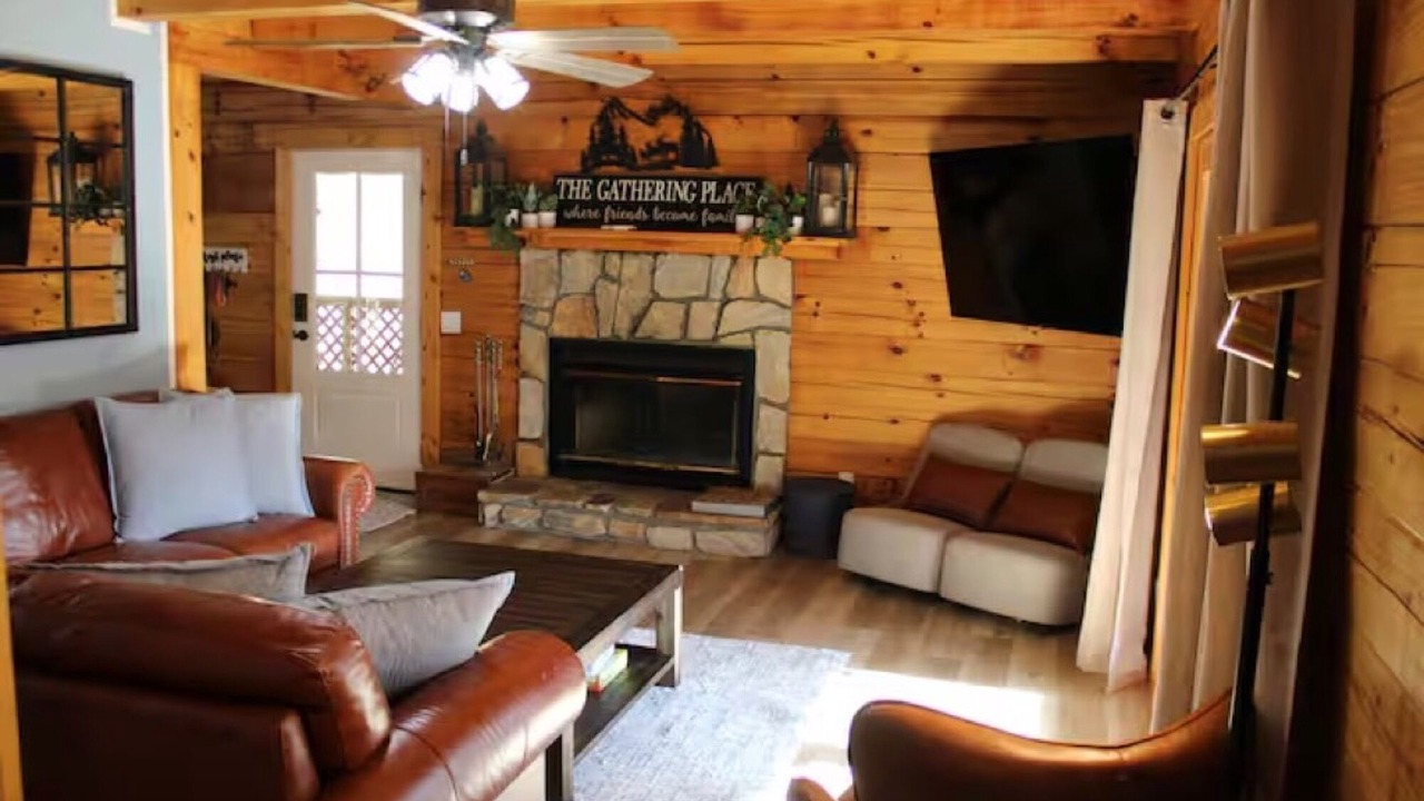 Photo of Livingroom in Waynesville