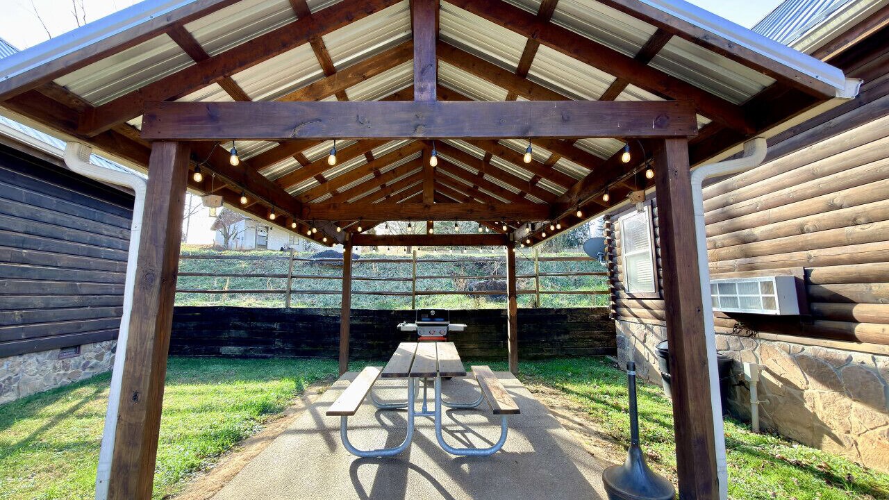 Photo of Outdoor in Byrdstown