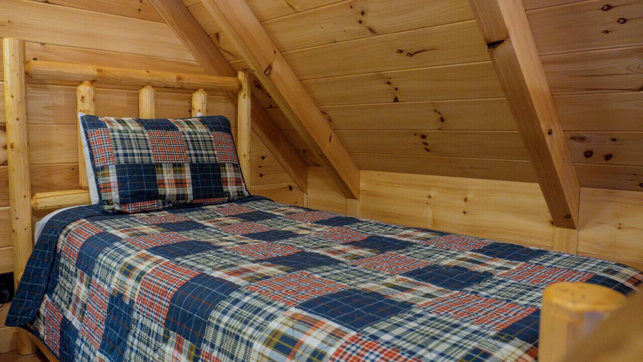 Photo of Bedroom in Byrdstown