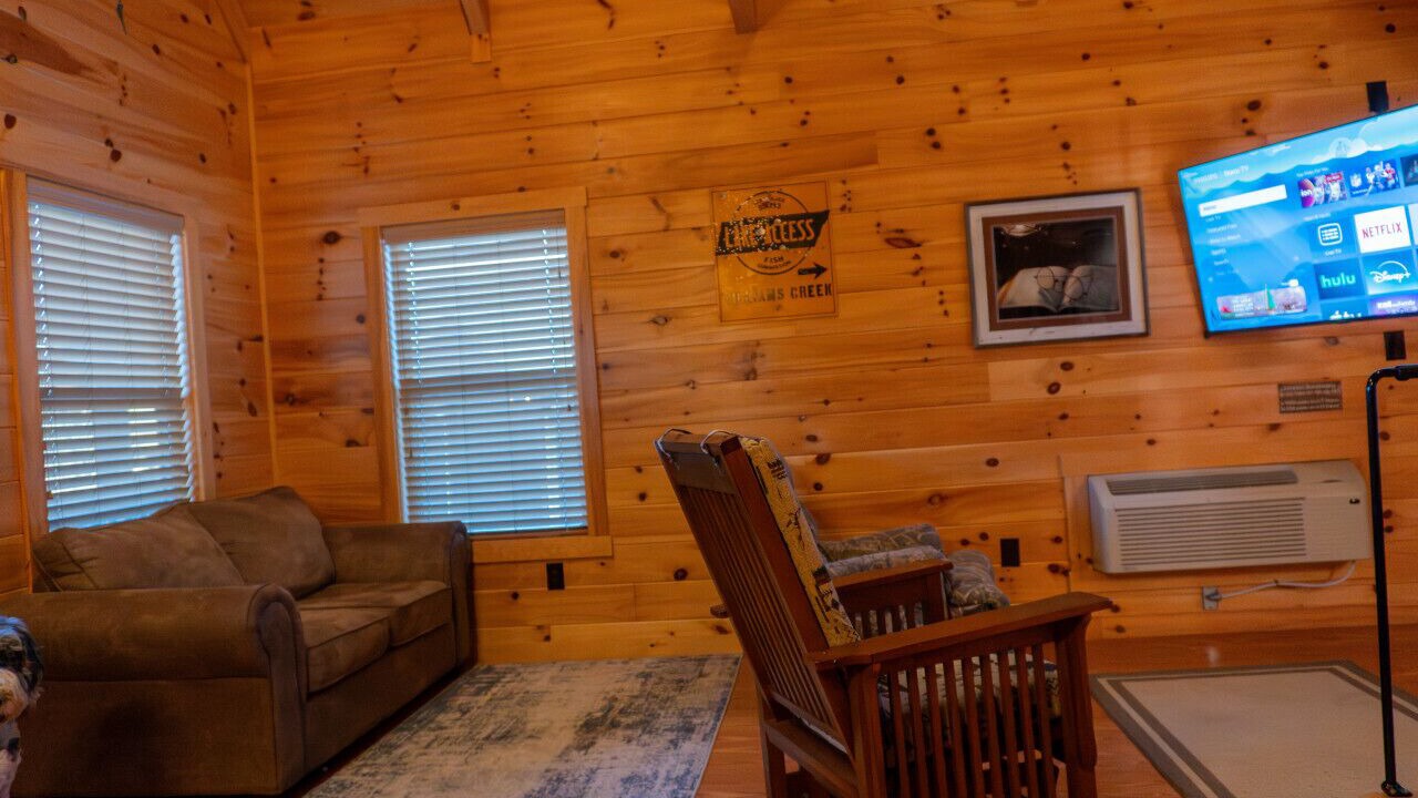 Photo of Livingroom in Byrdstown