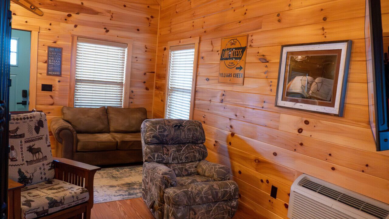 Photo of Livingroom in Byrdstown