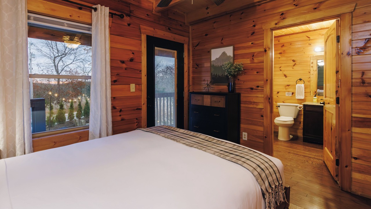 Photo of Bedroom in Rogers