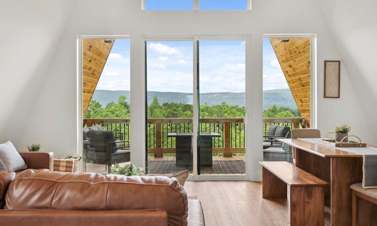 Photo of Livingroom in Chattanooga Valley
