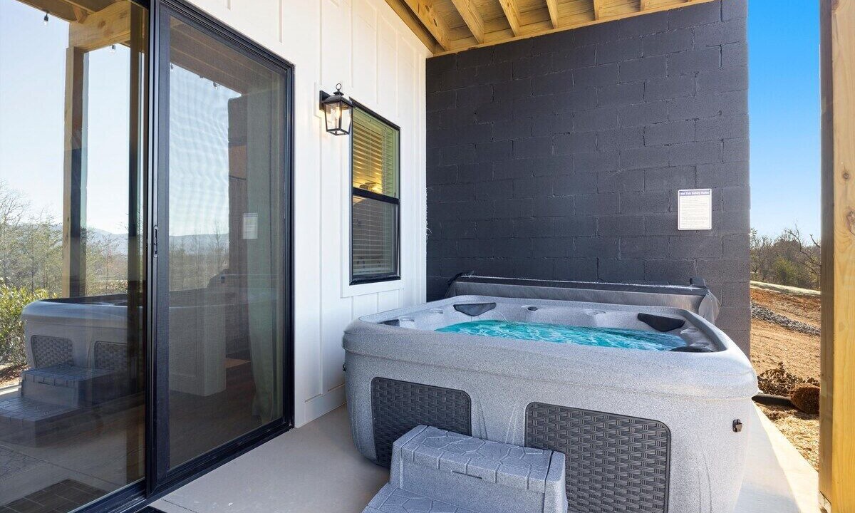 Photo of Patio Balcony in Chattanooga Valley