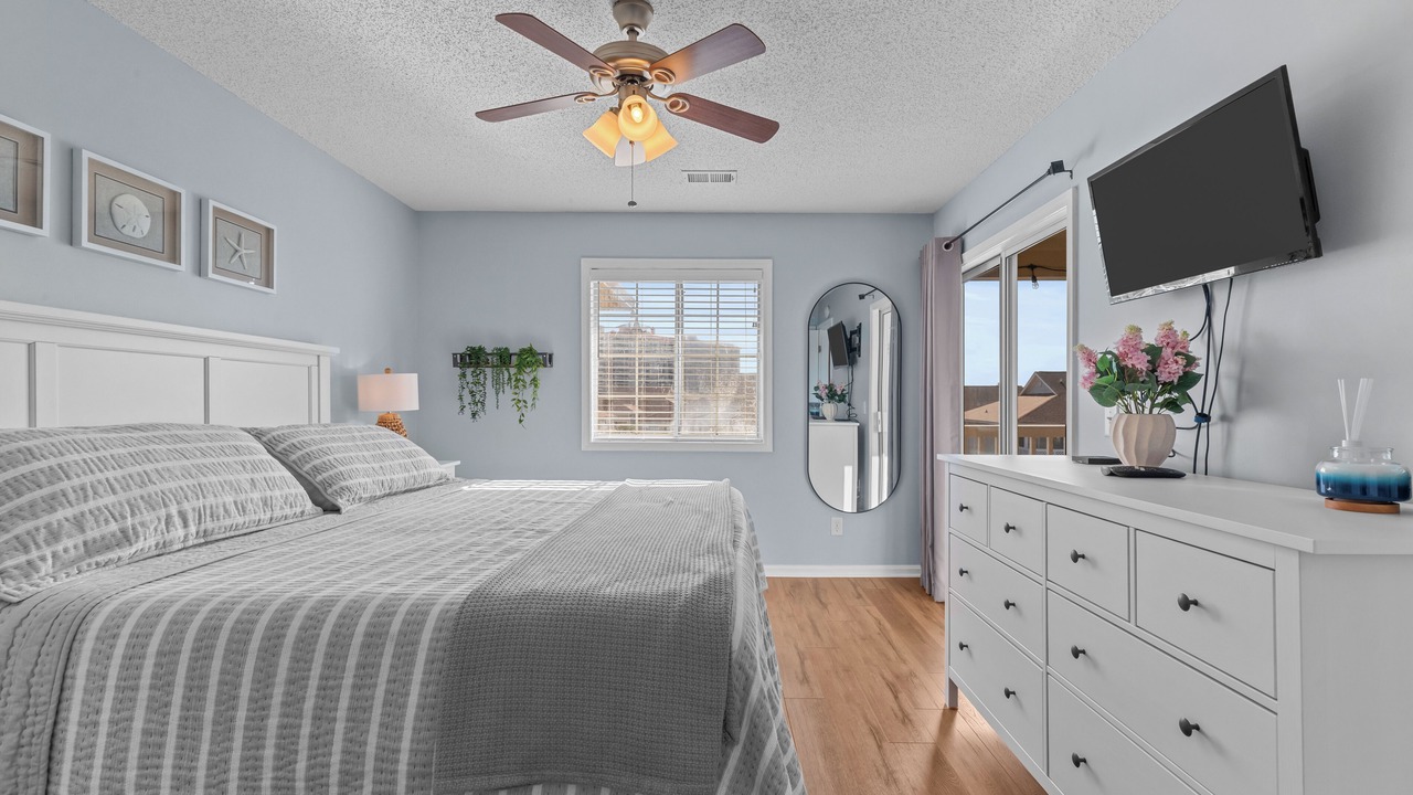 Photo of Bedroom in Cherry Grove Beach