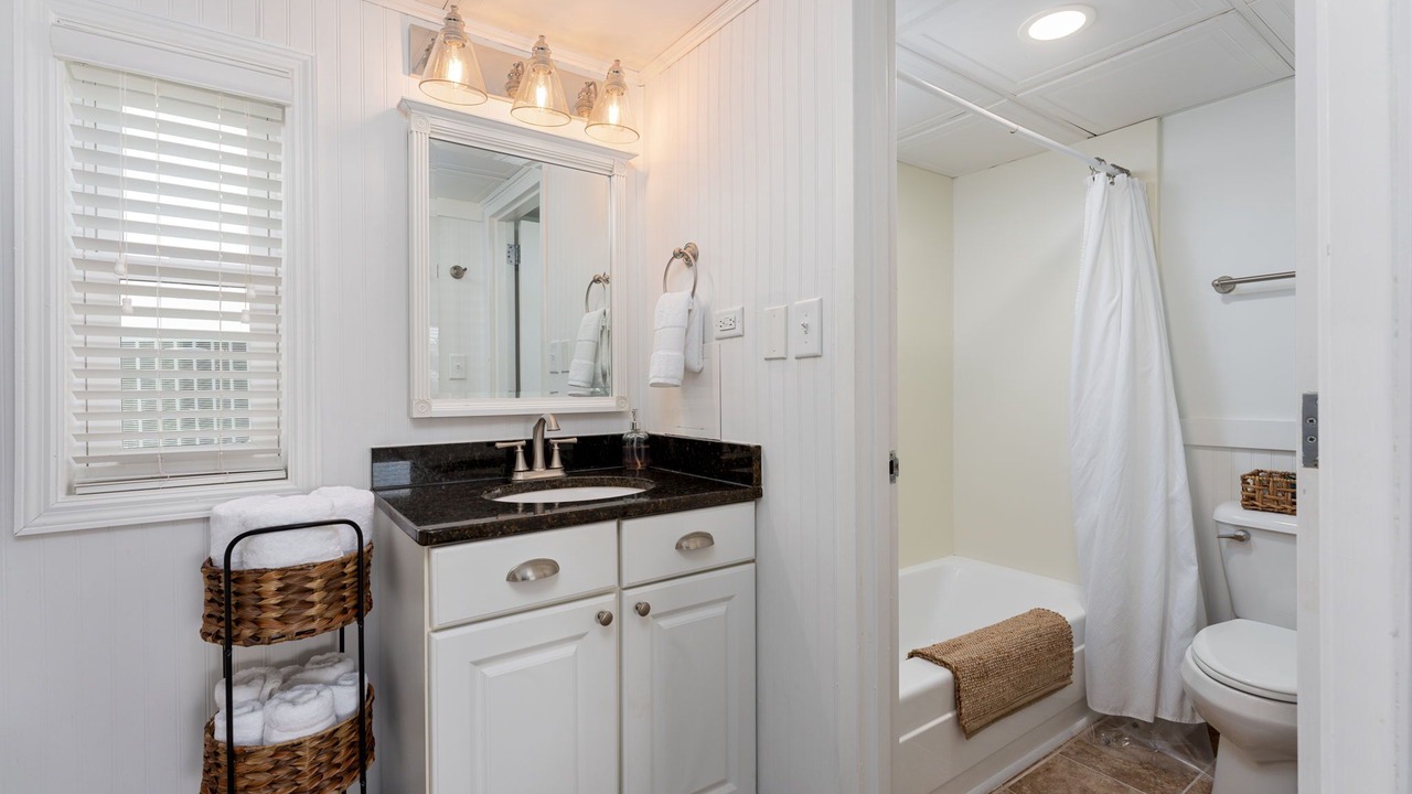 Photo of Bathroom in Airlie