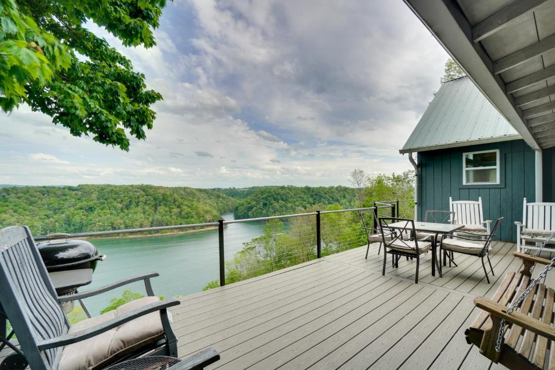 Photo of Patio Balcony in Byrdstown