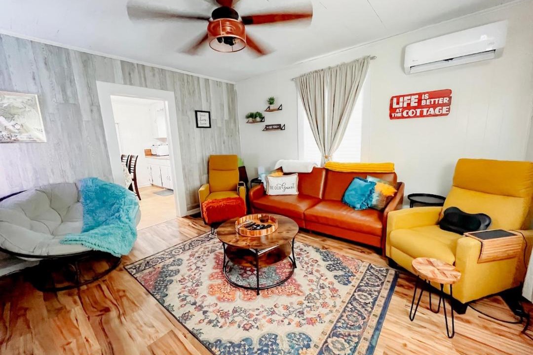 Photo of Livingroom in Reed Creek