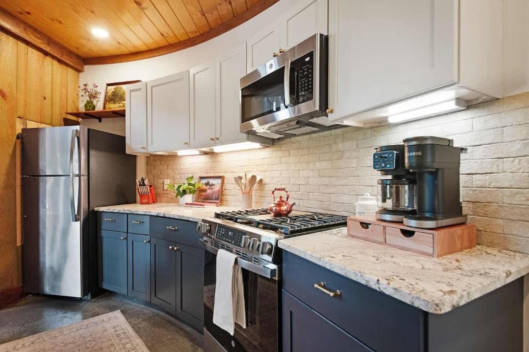 Photo of Kitchen in Lookout Valley Neighborhood Association