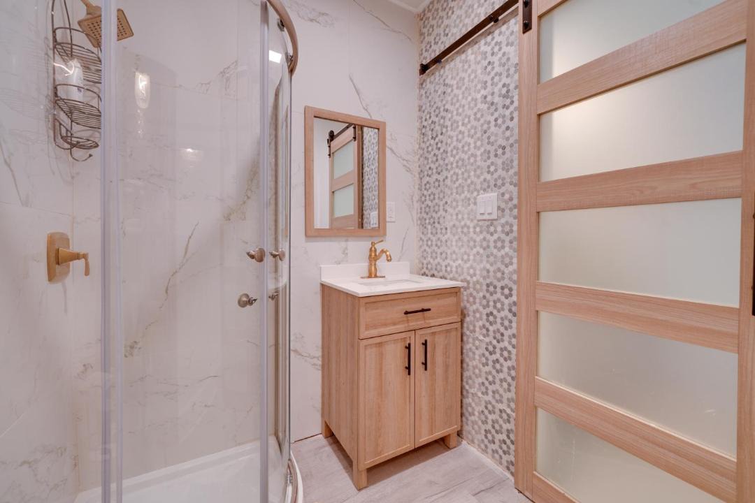 Photo of Bathroom in Bellepoint