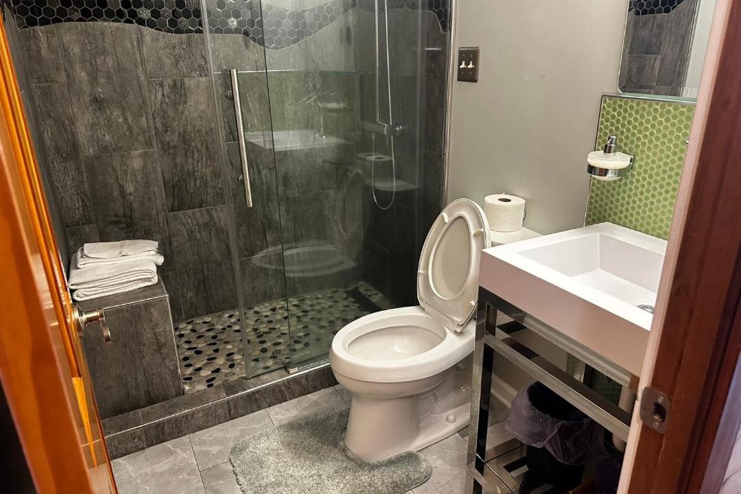 Photo of Bathroom in Pinnacle