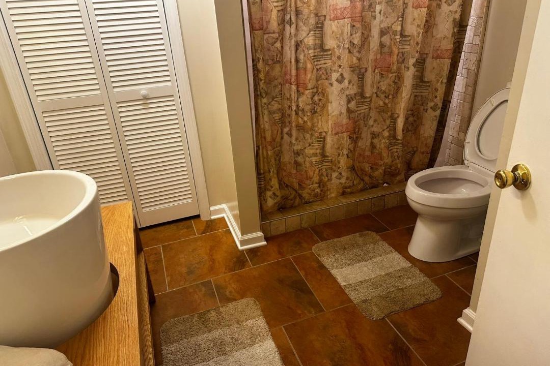 Photo of Bathroom in Pinnacle