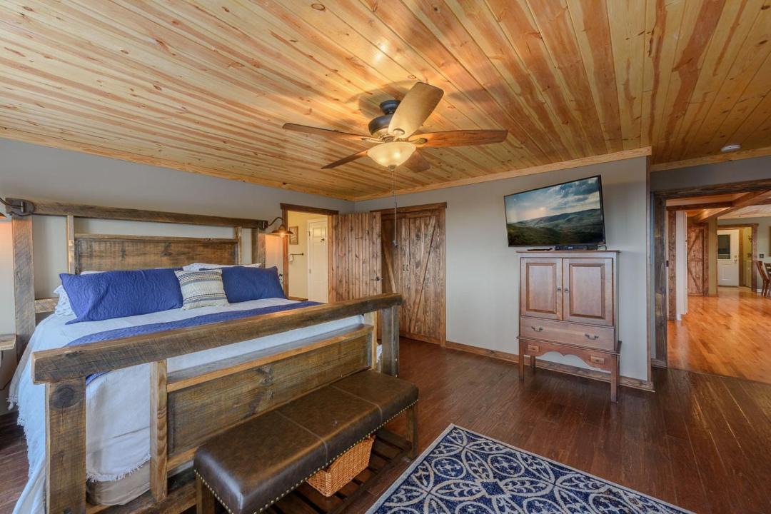 Photo of Bedroom in Seven Devils