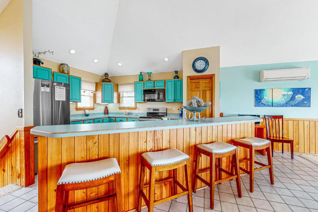 Photo of Kitchen in Waves