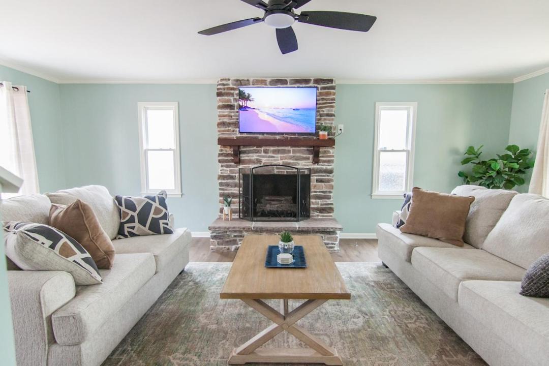 Photo of Livingroom in Anderson