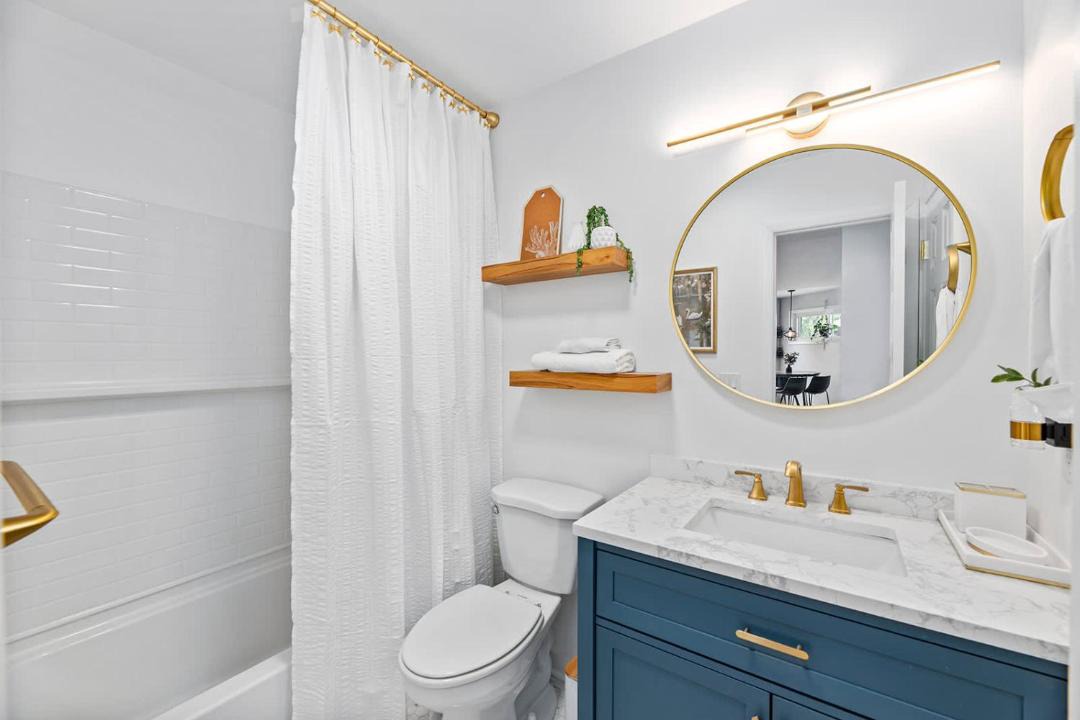 Photo of Bathroom in Colington