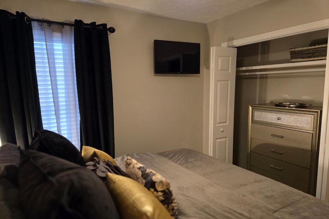 Photo of Bedroom in Murraysville