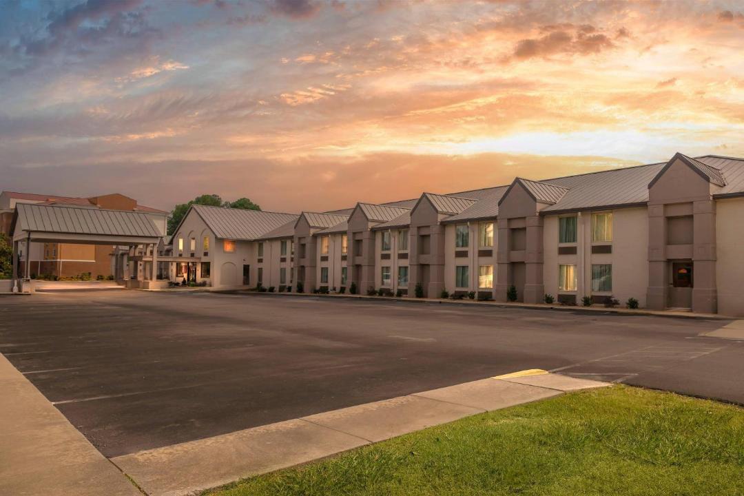 Photo of Buildings in Southern Estates
