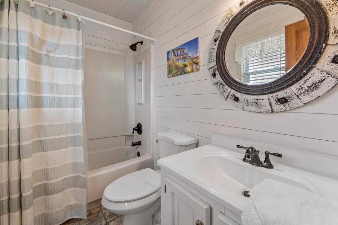 Photo of Bathroom in Rodanthe