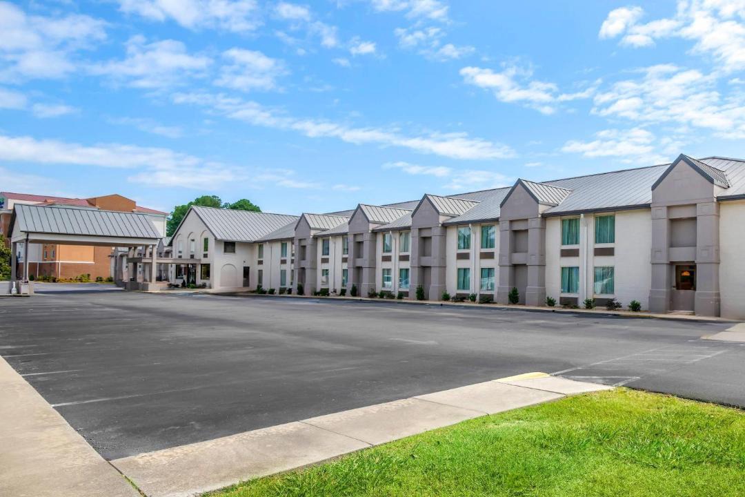 Photo of Buildings in Southern Estates