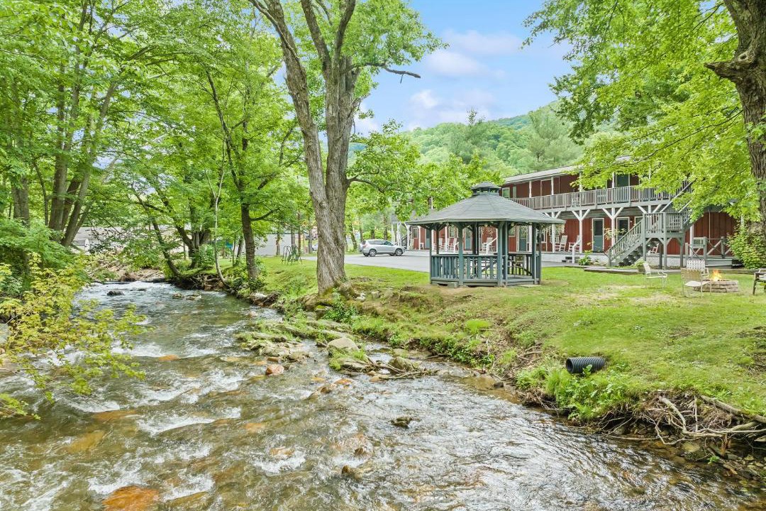 Photo of Others in Maggie Valley