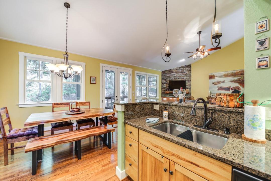 Photo of Kitchen in Bear Lake Reserve