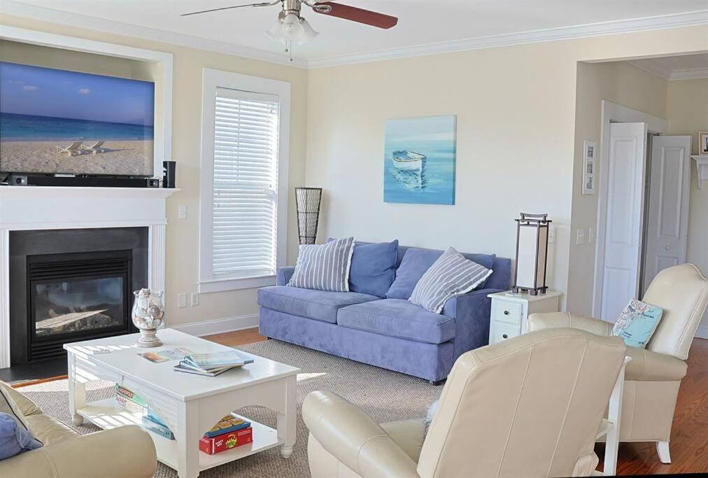 Photo of Livingroom in North Carolina Coast