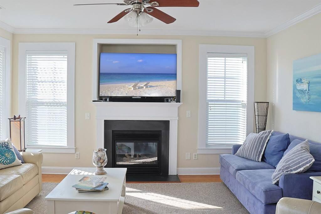 Photo of Livingroom in North Carolina Coast