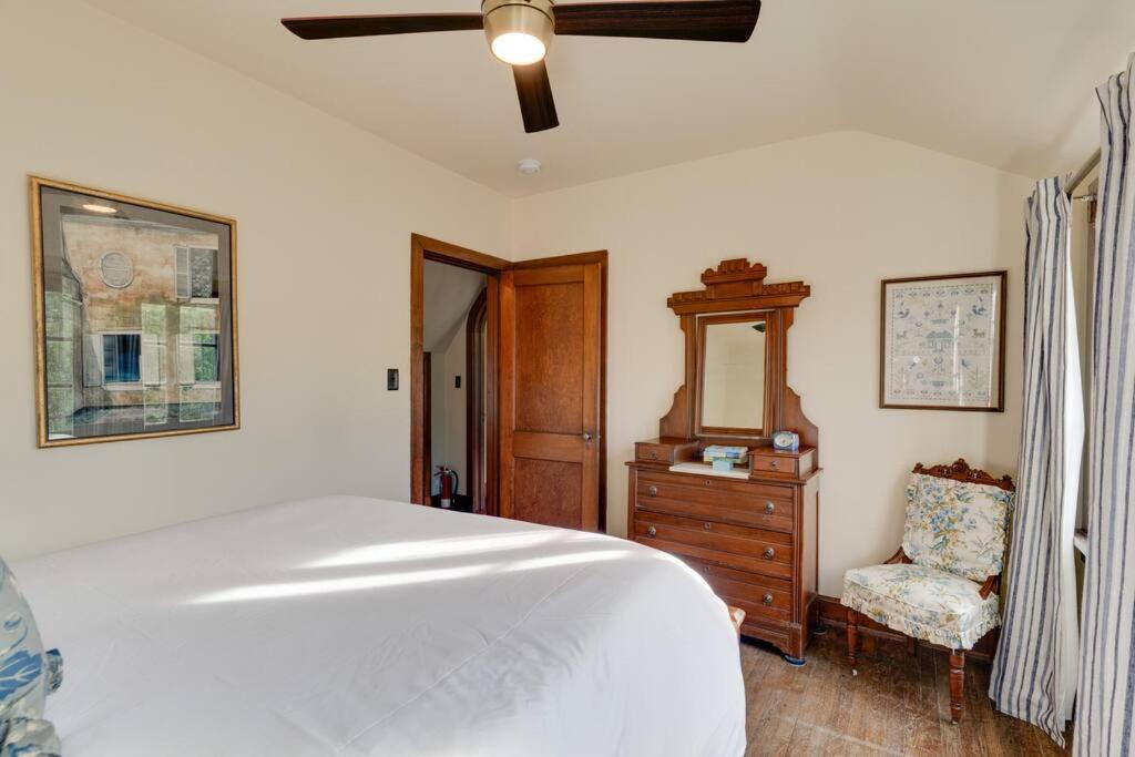 Photo of Bedroom in Inglewood