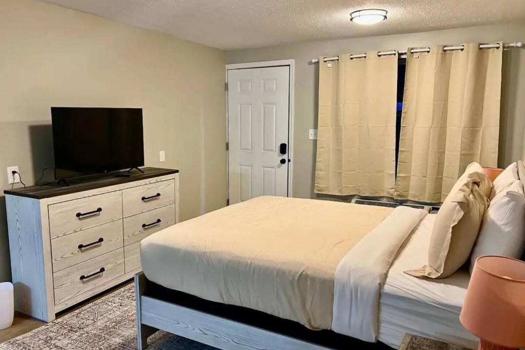 Photo of Bedroom in Townsend