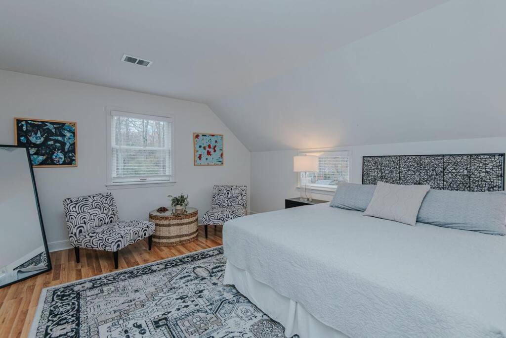 Photo of Others in Old Irving Park