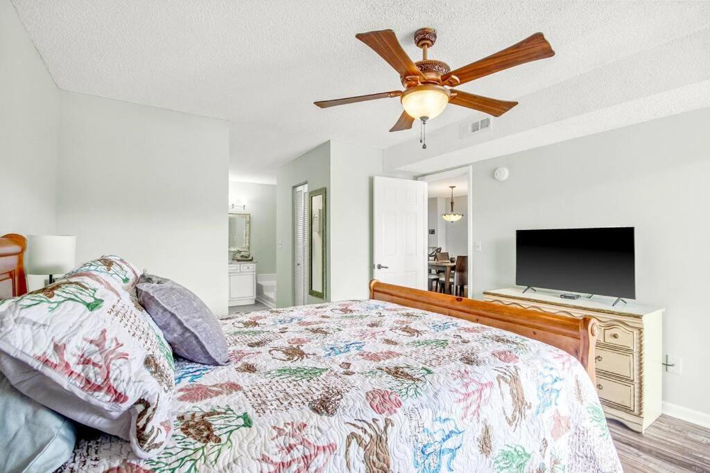 Photo of Bedroom in Surfside Beach