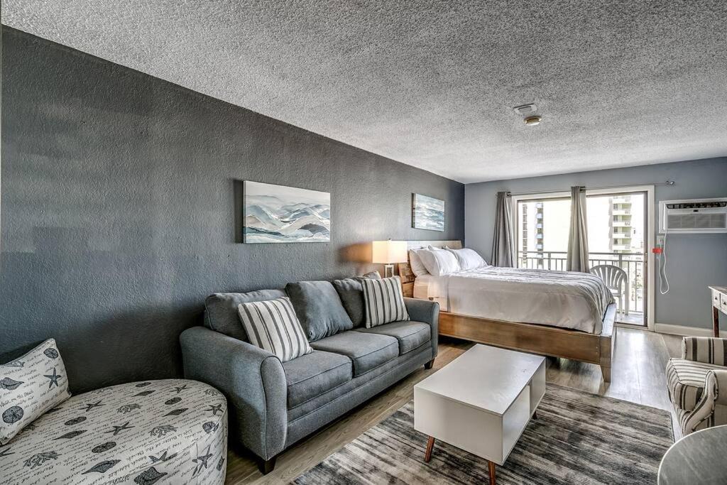 Photo of Livingroom in Myrtle Beach