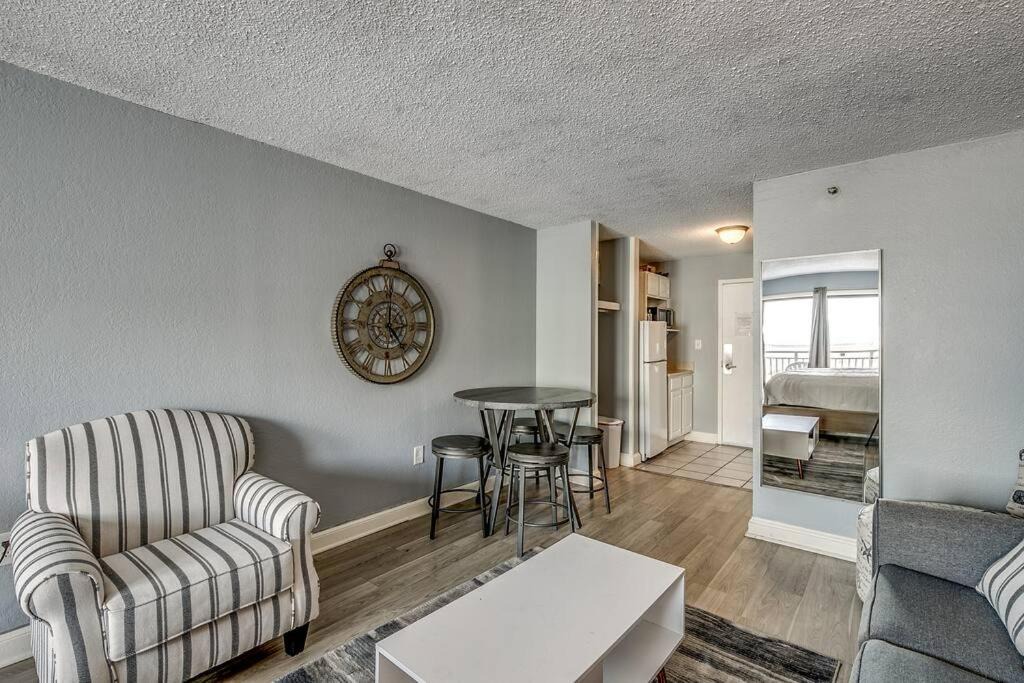 Photo of Livingroom in Myrtle Beach