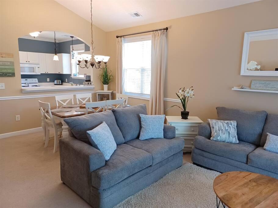 Photo of Livingroom in North Myrtle Beach