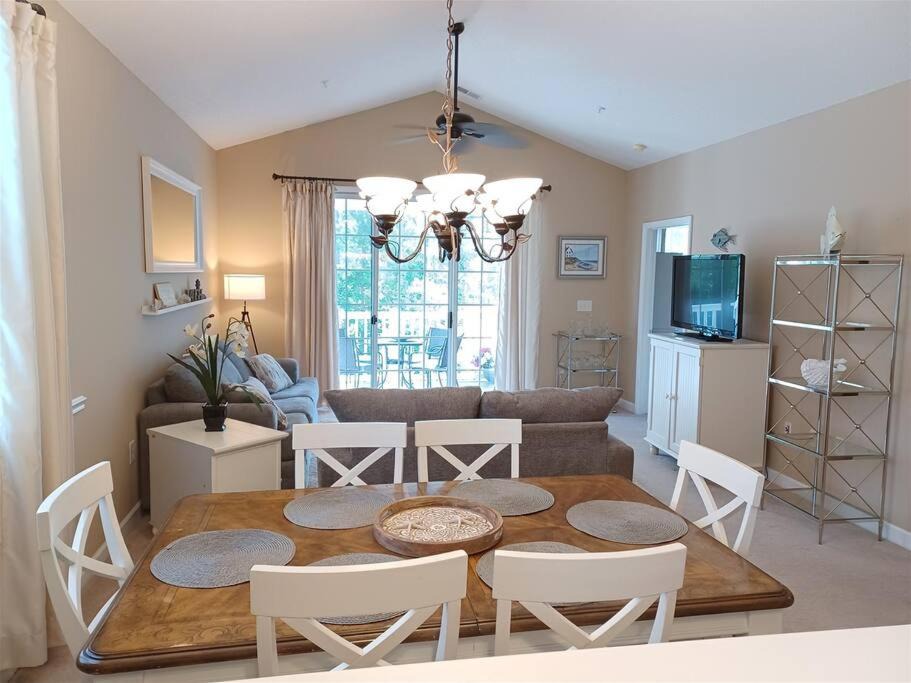 Photo of Livingroom in North Myrtle Beach