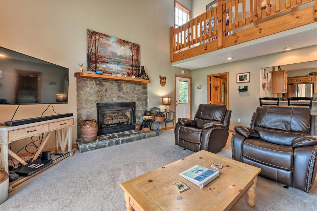 Photo of Livingroom in Maggie Valley