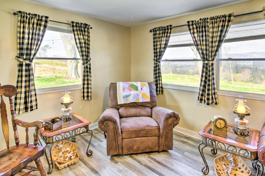 Photo of Livingroom in La Follette