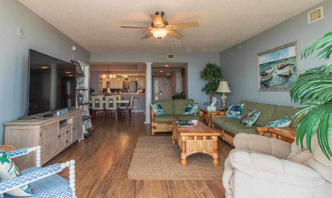 Photo of Livingroom in North Myrtle Beach