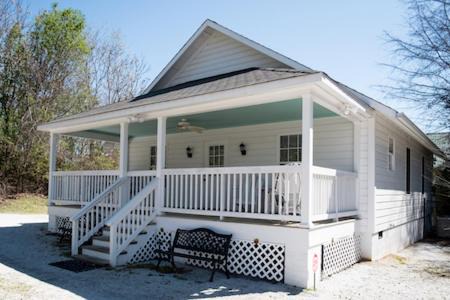 Photo of Others in Travelers Rest