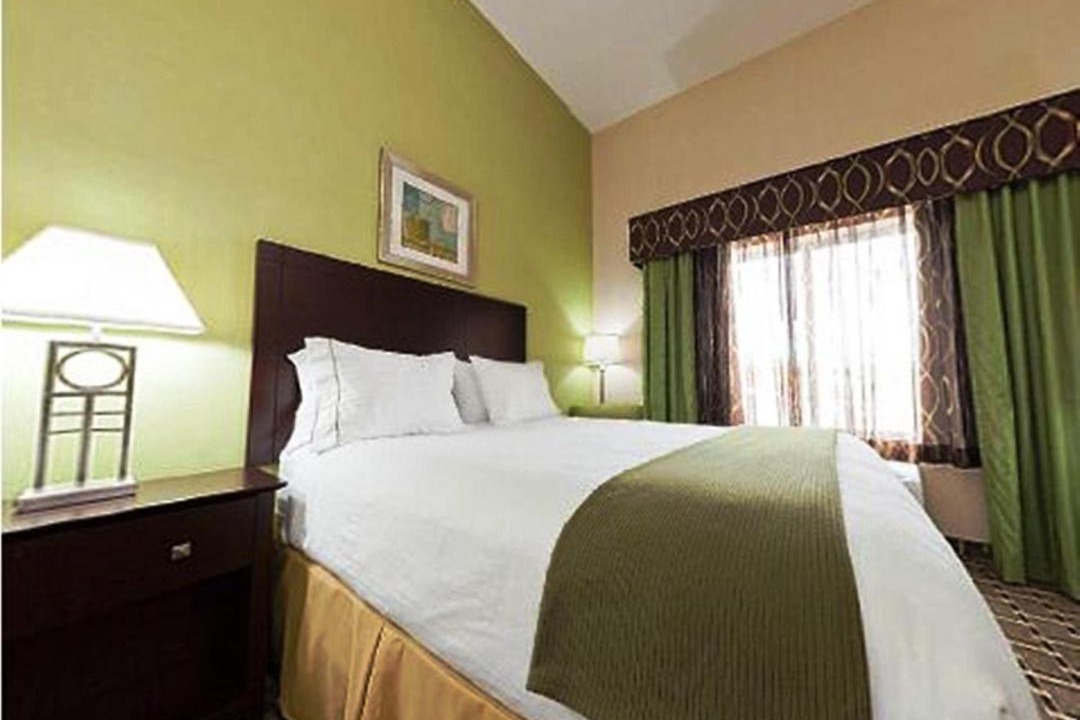 Photo of Bedroom in Statesville