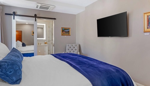 Standard Room, 1 King Bed, Non Smoking