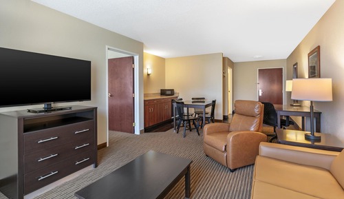 Suite, 1 King Bed with Sofa bed, Accessible, Non Smoking (with Sofabed)