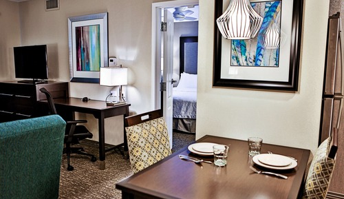 Suite, 1 King Bed, Accessible, Bathtub (Mobility & Hearing)