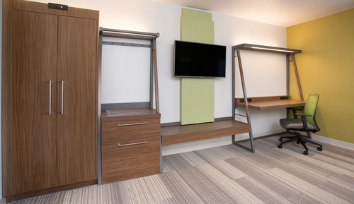 Deluxe Suite, 1 King Bed, Accessible, Non Smoking (Hearing)