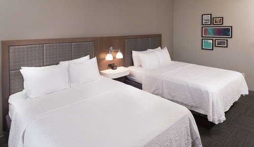 Room, 2 Queen Beds, Accessible, Bathtub