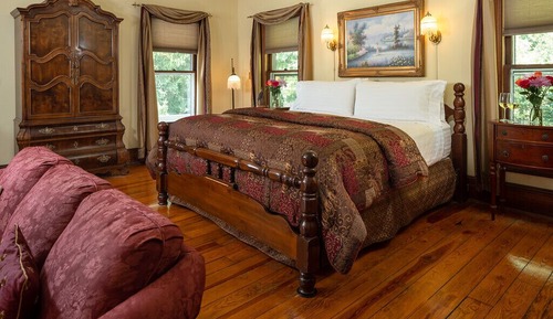 Captains Suite