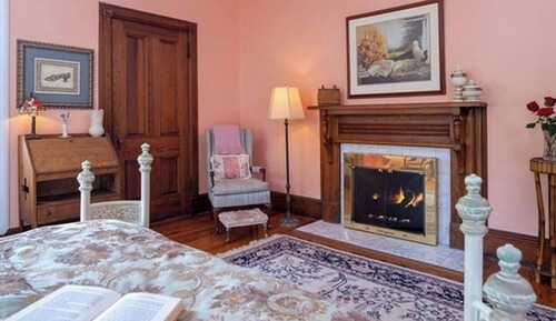 Mary Hoyt Suite