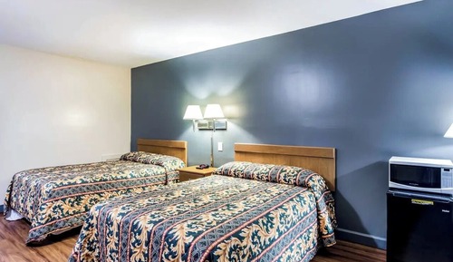 Basic Room, 2 Double Beds, Smoking